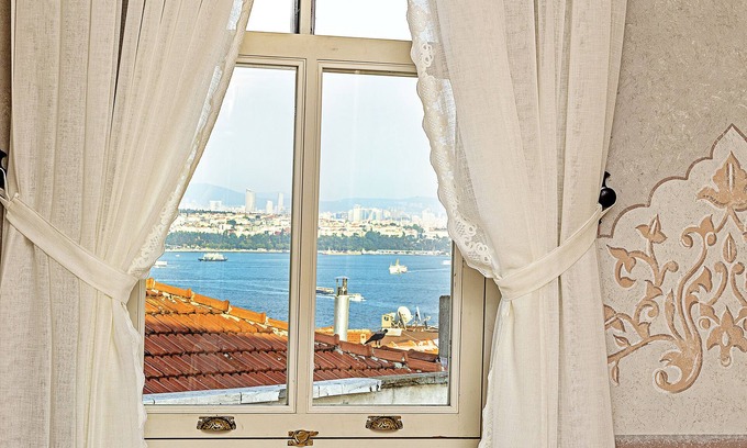 Galata Hotel | Meroddi Barnathan Hotel