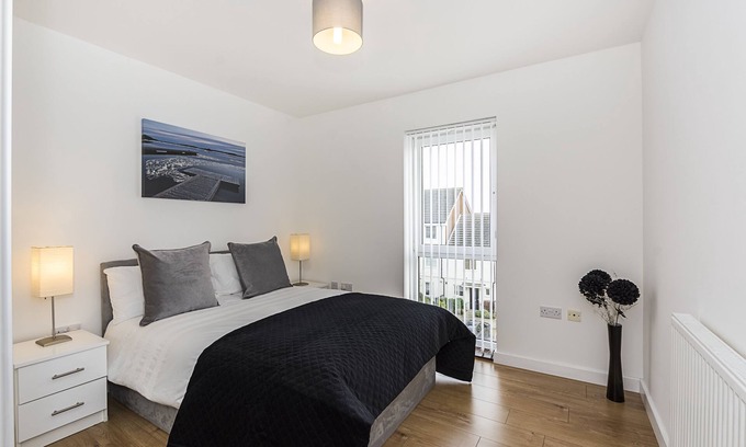 Reading Apartamento | Merrick House Apartments
