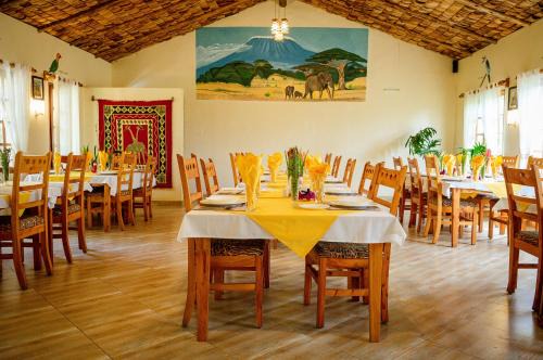 Arusha Cabina | Meru View Lodge