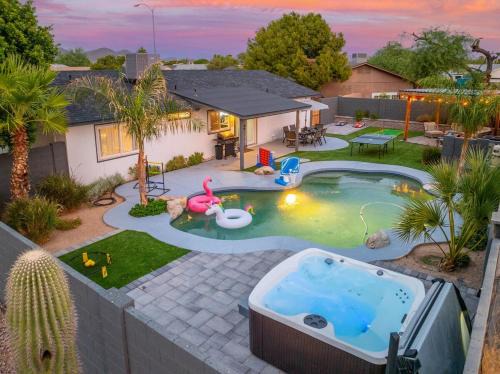 East Mesa Casa | Mesa Resort with Free Heated Pool, Hot Tub, King Bed, and Yard Games