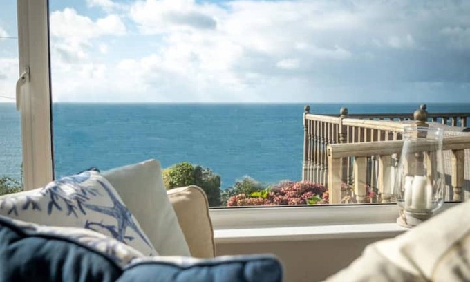 Seaton Cabaña | Mesmerising sea views above the beach Cornwall.
