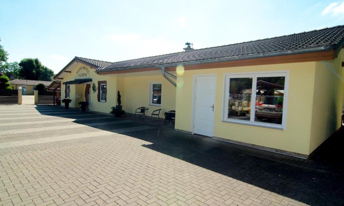 Hildesheim District Casa | Messe-Hotel "Waldruhe"