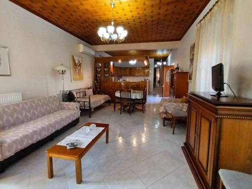 Leonidio Apartamento | MetaxiasAndMariasHouse