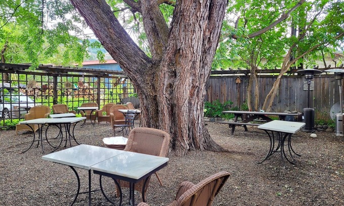Twisp Cabina | Methow Valley Inn-5-bedroom option, Lovingly Restored&Beautifully Maintained!