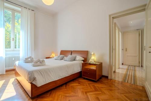 Isola del Bosco - Delle Corti Apartamento | Metro Elegance Home Spazi ampi e charme urbano