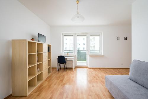 Ursynow Apartamento | Metro Stokłosy Homely Apartment by BookingHost