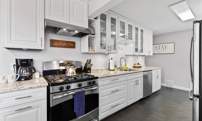 Northampton Casa | Metropolitan Escape I JZ Vacation Rentals