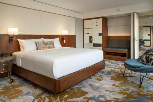 Central Hotel | Metropolitan Hotel Vancouver