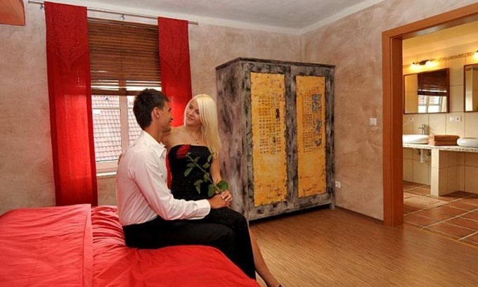 Spittal an der Drau Cama Y Desayuno | Mexican themed room Chichen Itza - The bedroom - Experience &