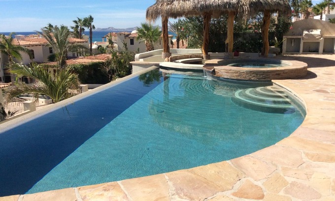 Buzzards Villa | Mexican Villa, capacidad para 10, Vive la vida Cabo! !