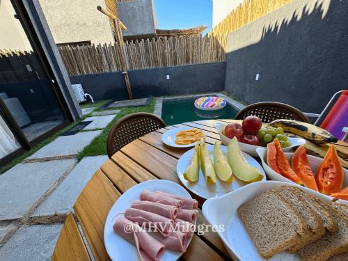 Passo de Camaragibe Apartamento | MHV Milagres - Studio Guadalupe 05, quarto e sala privativo a poucos metros da Praia do Marceneiro