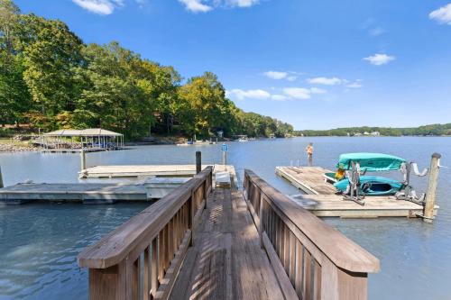 Sherrills Ford Casa | Mi Casa Su Casa by AvantStay Lakefront Escape