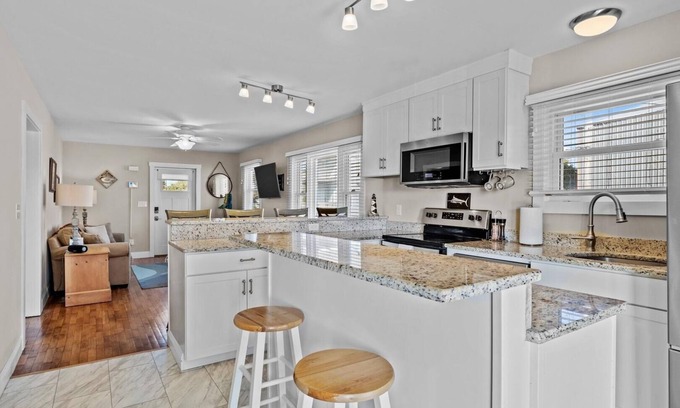 Harkers Island Condominio | Mi Faro 2 Bedroom Duplex by RedAwning
