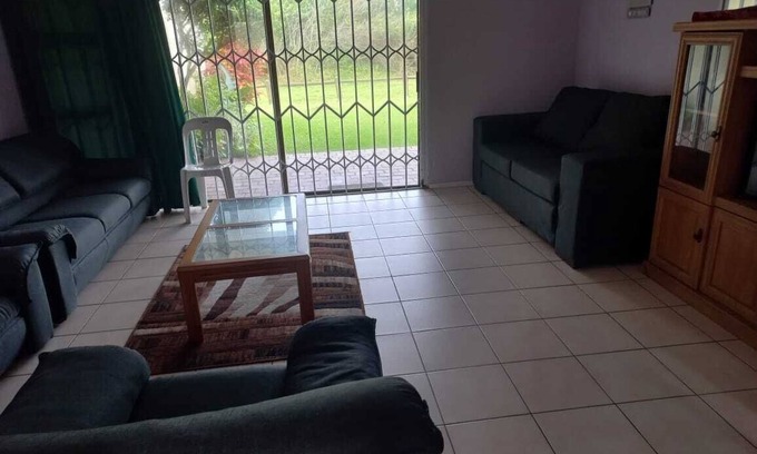 Scottburgh South Chalet De Esquí | Miahaven2 is situated in Scottburgh, South Coast of KZN.Unit is on the beach.