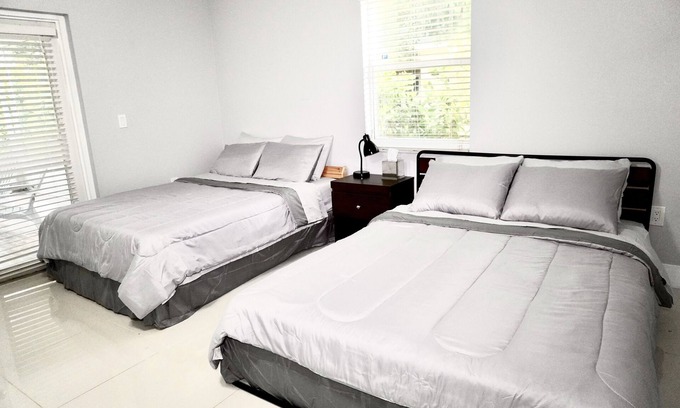 Flagami Casa | Miami - Independent Studio