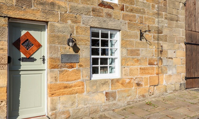 Castleton Cabaña | MICHAELMASS COTTAGE, romantic, character holiday cottage in Castleton