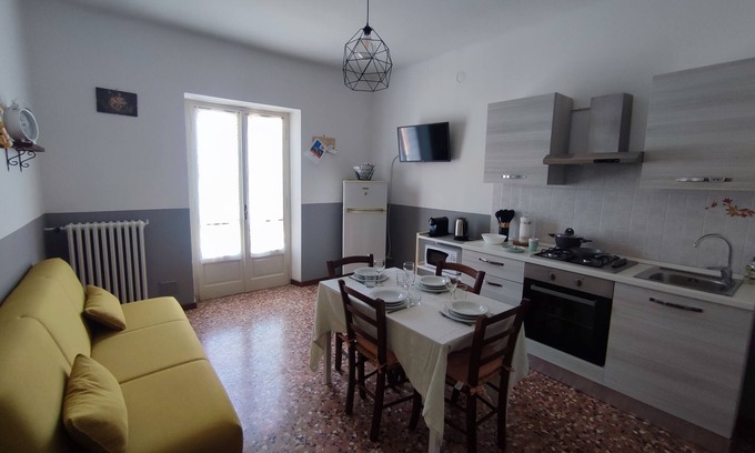 Mascarelli Apartamento | Michelangelo - spacious apartment with view in La Morra