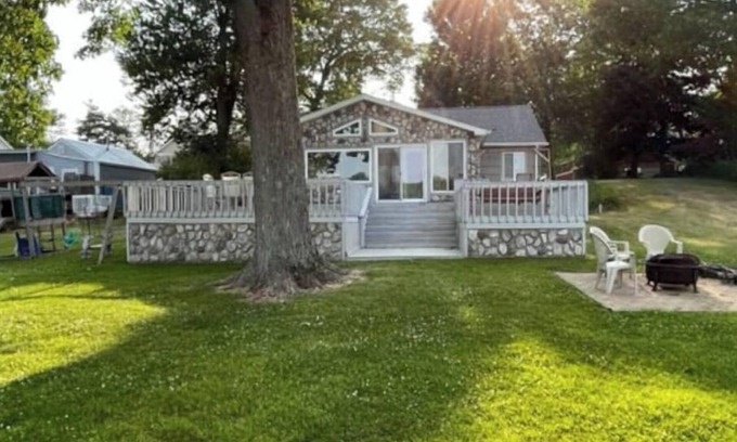 Reading Casa | Michigan Lakefront House