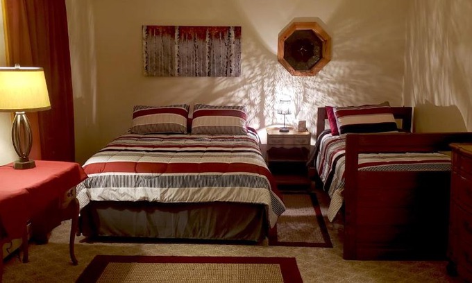 Hill City Casa | Mickelson Trail Treehouse Suite in the heart of the beautiful Black Hills