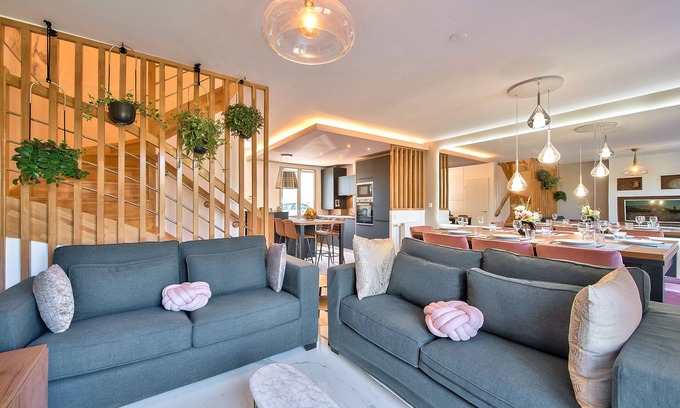 Villeneuve-le-Comte Casa | MickeyRelax House spa, sauna, children playground, parking next Disneyland Paris