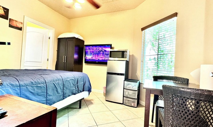 McCullough Hills Apartamento | Private Guest Oasis - Entrada separada para micro apt