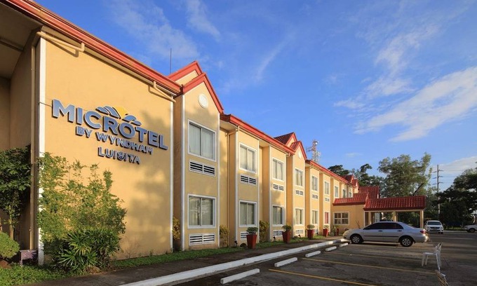 Tarlac Hotel | Microtel by Wyndham Tarlac