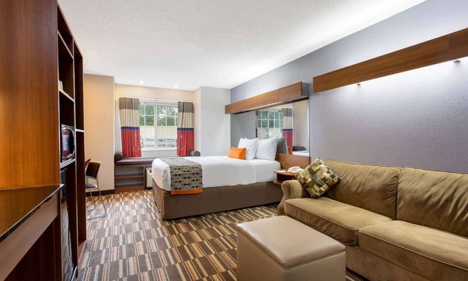 Eastwick Hotel | Microtel Inn & Suites by Wyndham Philadelphia Airport