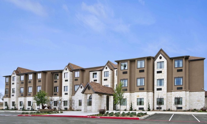 Round Rock Hotel | Microtel Inn & Suites by Wyndham Round Rock