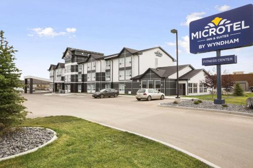 Blackfalds Hotel | Microtel Inn & Suites by Wyndham Blackfalds
