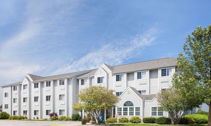Clear Lake Hotel | Microtel Inn & Suites By Wyndham Clear Lake