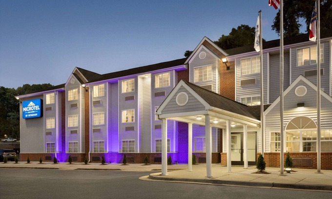 Southeast Raleigh Hotel | Microtel Inn & Suites by Wyndham Raleigh