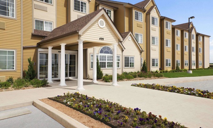 Cotulla Hotel | Microtel Inn & Suites by Wyndham Cotulla