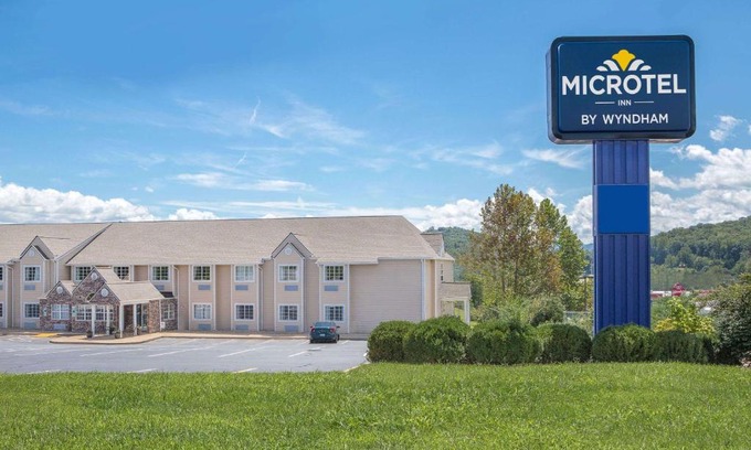 Franklin Hotel | Microtel Inn & Suites by Wyndham Franklin