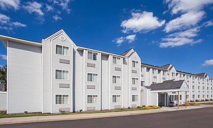 Holland Hotel | Microtel Inn & Suites by Wyndham Holland