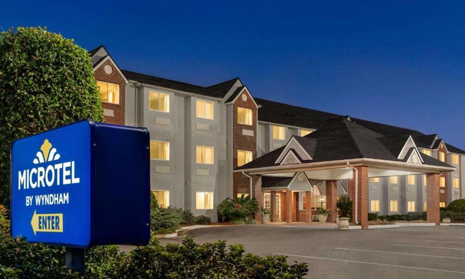 Tifton Hotel | Microtel Inn & Suites by Wyndham
