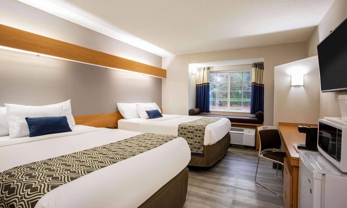 Southern Pines Hotel | Microtel Inn & Suites by Wyndham Southern Pines / Pinehurst