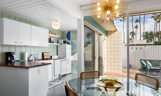 Twin Palms Condominio | Mid-Century 1BR Bungalow At Famed Ocotillo Lodge