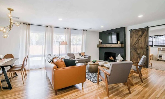Wichita Casa | Mid Century Dreamer - 3 Kings!