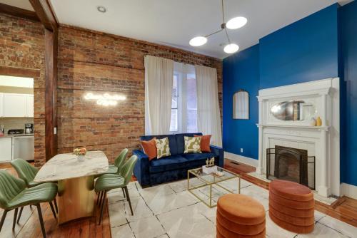 Dixon Park Apartamento | Mid-Century getaway