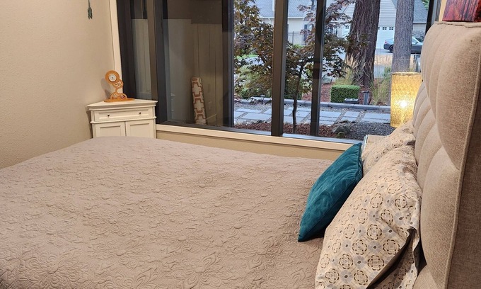 Tillicum Casa | MID CENTURY LAKE HOUSE