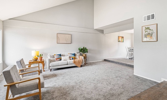 Camarillo Casa | Mid-Century Meets Modern!