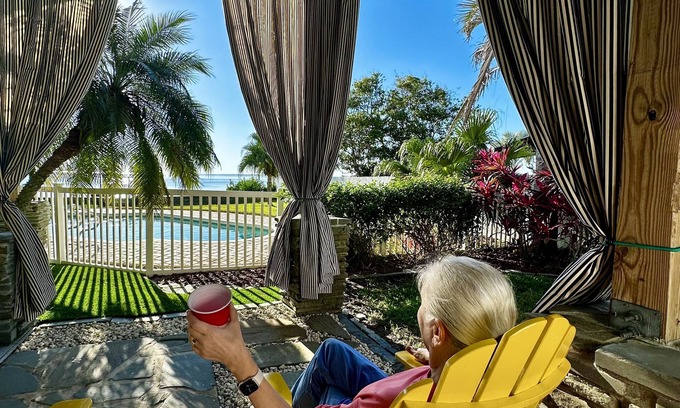 Tarpon Springs Apartamento | Mid-century Modern Style Studio located on the Gulf of Mexico