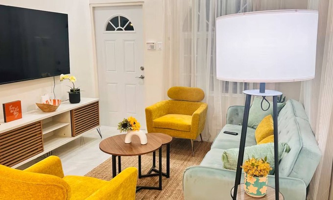 Discovery Bay Cabaña | Mid-Century Modern Charm