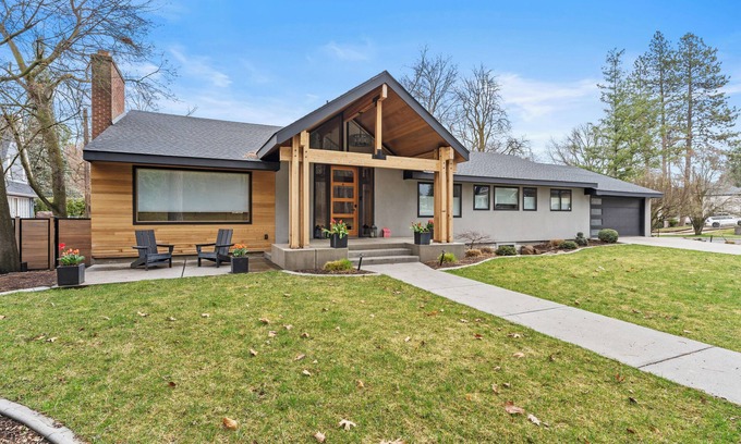 Manito Casa | Mid Century Modern on the Park!