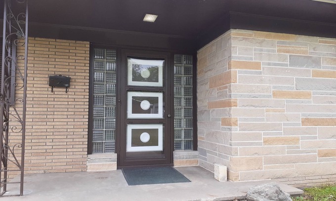 Centerville Casa | Mid Century Modern-close to city park and pool.