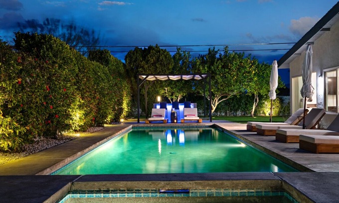 Racquet Club West Casa | Mid Century Modern Resort Pool, a pocos minutos del centro. Excelentes vistas a la montaña.