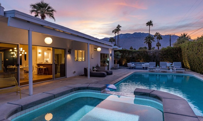 Sunmor Casa | Mid Century Mood House - Fabulous Alexander
