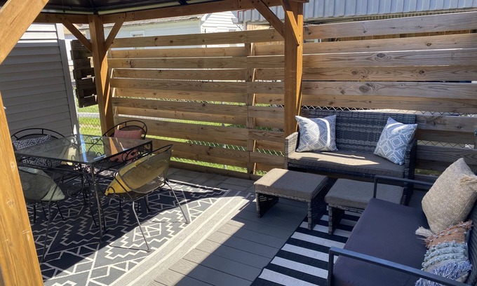 Nazareth Casa | Mid-century Nazareth Gem!