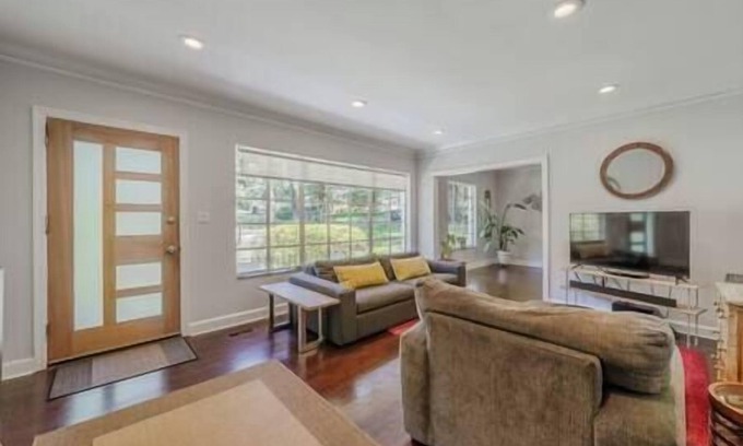 East Point Casa | Mid-Century Ranch near Airport