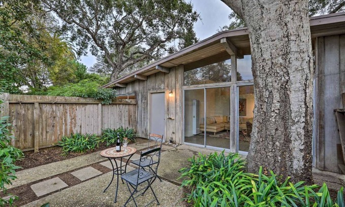 Montecito Casa | Mid-Century Steps from Miramar Beach, Private Yard in Montecito